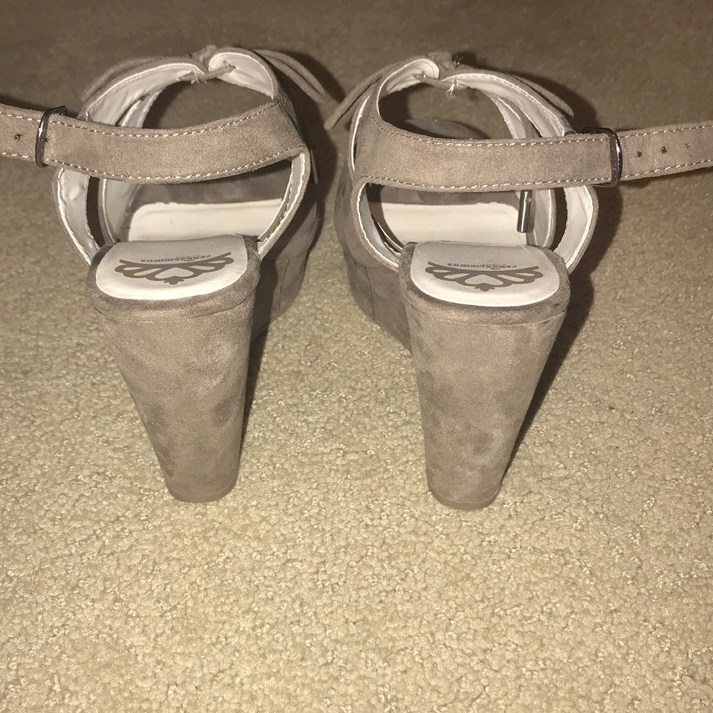 Fergalicious High- heel wedges - Picture 2 of 3